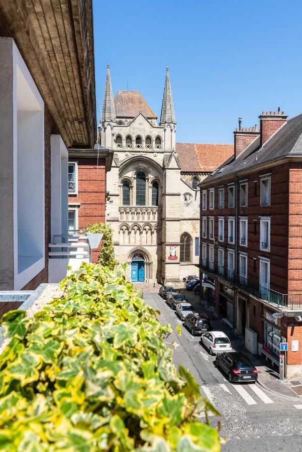 Brit Hotel Privilege Lisieux - La Villa Des Arts Exterior photo